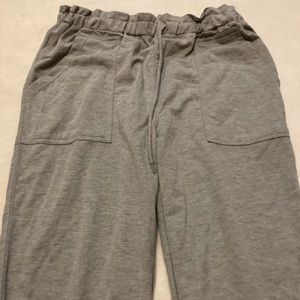 𝗚𝗿𝗮𝘆 𝗟𝗲𝗴𝗴𝗶𝗻𝗴𝘀 𝗪𝗶𝘁𝗵 𝗦𝗰𝗿𝘂𝗻𝗰𝗵𝗲𝗱 𝗘𝗹𝗮𝘀𝘁𝗶𝗰 𝗕𝗮𝗻𝗱